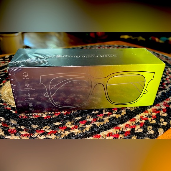 Smart Audio Glasses w/Wireless Headset White Frame Polarized Lenses Built-in Mic - Picture 1 of 11